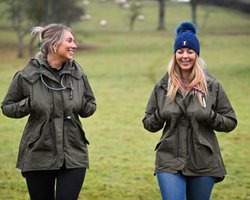 У моду повертається улюблена річ міленіалів: це тренд зими 2025 року