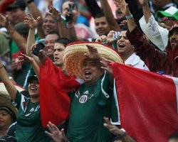 Мексиканские футбольные болельщики допрыгались до небольшого землетрясения