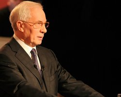 Азаров: Черновецкий настроен работать и будет работать 