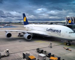 Європейські авіакомпанії масово відмовляються від польотів над Білоруссю