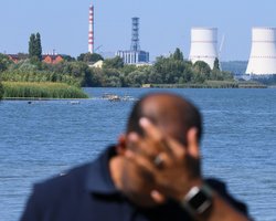 Прикриваються дітьми: російські військові розмістилися в школі міста Курчатов