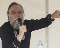 "Рублевка — прифронтовая зона": Дугин назвал атаку БПЛА на Москву новым этапом войны