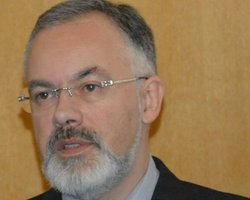 Документы в вузы будут принимать через Интернет, - Табачник