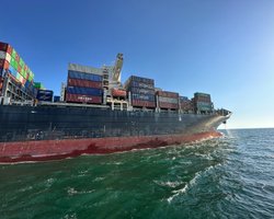 "Без России": первое судно успешно прошло по новому гуманитарному коридору из Одессы (карта)