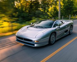 Рекордсмен за $600 000: з молотка піде культовий суперкар 90-х із пробігом 1200 км (фото)