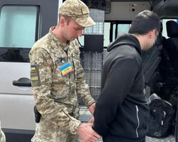 "Люто ненавижу": глава оборонного комитета Рады высказался против "бусификации" в Украине