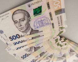 Украинцы не возвращают кредиты: как на это влияет война и что делают банки