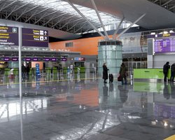 Украина закроет въезд гражданам южноафриканских стран из-за нового штамма "Омикрон" (видео)