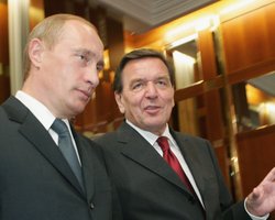 Колишній канцлер Німеччини Герхард Шредер несподівано з'явився в Москві: що відомо