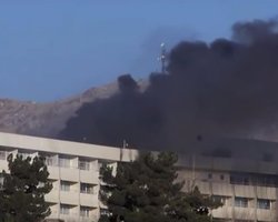 Теракт в Кабуле: люди спасались из отеля по простыням