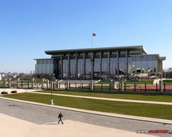 Саботаж в госСМИ: слова Лукашенко о строительных приоритетах сопроводили фото его резиденции