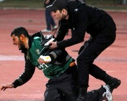 Футбольные беспорядки в Египте: Задержаны полицейские, отвечавшие за безопасность