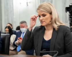 "Facebook похож на Big Tobacco": бывшая сотрудница соцсети дает показания в Сенате США