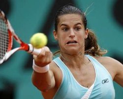 Французская теннисистка Моресмо завершила карьеру