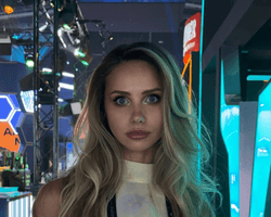 У будинок відомої криптоінвесторки влучила ракета: вона показала наслідки (фото)