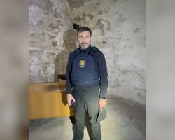 "На полу линолеум, чтобы легко смывать кровь": появилось видео из пыточной РФ в Изюме