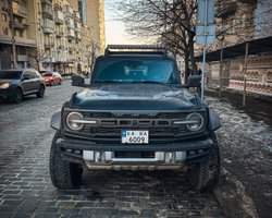 400-сильний хижак: у Києві засвітився екстремальний позашляховик Ford (фото)