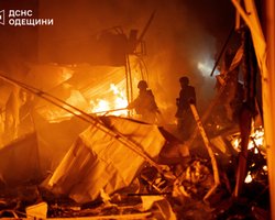 В Одесі 300 тисяч людей залишилися без світла та води після обстрілу РФ, — Кулеба