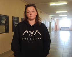 Никакого унижения: учительница отреагировала на скандал со сценкой с избиением военного (видео)