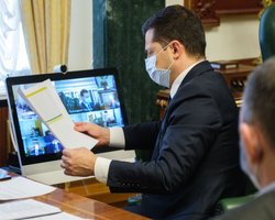 Зеленский: вакцинация эффективнее локдауна