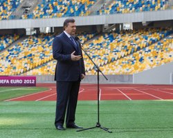 Янукович проанализировал первые дни Евро-2012