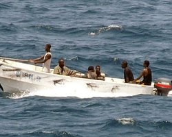 Испанские моряки захватили сомалийских пиратов 
