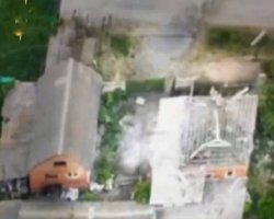 Остаются лишь пепел и ржавчина: в ГУР показали, как уничтожают россиян под Харьковом (видео)