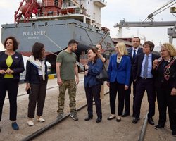 "Все готово к экспорту украинского зерна": Зеленский прибыл в Одессу (фото)