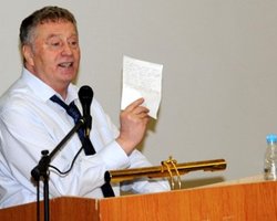 В катастрофе под Смоленском есть вина России, - Жириновский