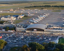 Украинцев предупредили об очередях в аэропортах в преддверии выборов