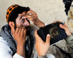 Для поиска военных: Талибы захватили американские биосканеры идентификации (фото)