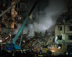 Ракетний удар РФ по Дніпру: влада заявила про збільшення кількості жертв (фото)