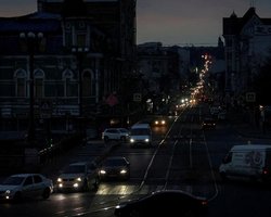 В Україні оновили графіки відключень на 6 грудня: хто сидітиме без світла 11 годин