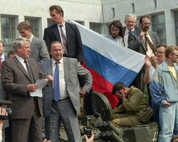 Московским оппозиционерам разрешили провести митинг в годовщину путча