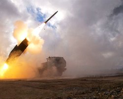 От дней до недель: когда в Украину поступит военная помощь США, — сенатор (видео)