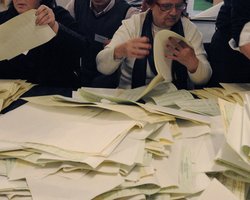 Оппозиция заявляет о попытках власти через суд изменить результат голосования в 211-м округе в Киеве