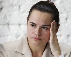 "Белорусы признательны россиянам": Тихановская записала новое видеообращение