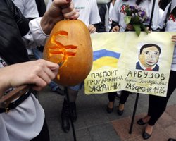 Обмен без правил. Валютный рынок вышел из-под контроля Нацбанка