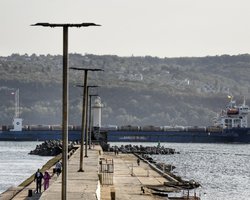 Основной способ логистики ВС РФ: в ВМС назвали значение ударов по российским паромам (видео)