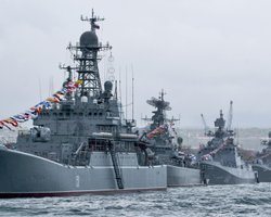 РФ вивела більшість кораблів ЧФ з Криму: у Британії назвали причину та розповіли, де судна