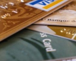 Франция заблокировала операции с тунисскими счетами