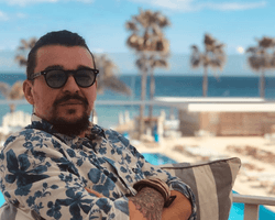 Украинец купил землю в Италии за 750 евро — в гости к нему едут из 18 стран мира