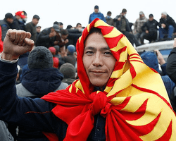 В Кыргызстане во время протестов пострадали около тысячи человек