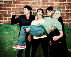 RHCP выпустят альбом каверов на известных исполнителей