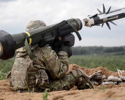 Два выстрела: под Бахмутом бойцы 3 ОШБр превратили российский танк Т-80 в металлолом (видео)