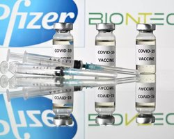 Вакцина Pfizer: что необходимо знать о препарате и кому он противопоказан