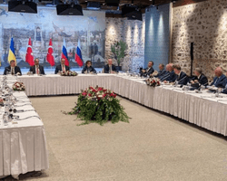 Украина и Россия на переговорах в Стамбуле общались с помощью переводчика, — СМИ