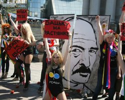 Активистки FEMEN заявили об издевательствах со стороны белорусских спецслужб