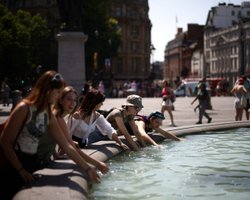 День захисту від Сонця: історія та цікаві факти про SPF-крем (фото)