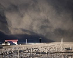 В Британии отменяют рейсы из-за вулканического пепла